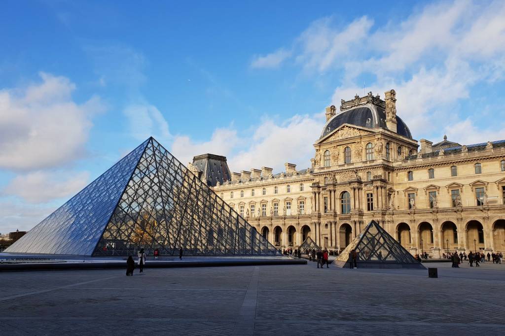 Formation Secrétaire Médical : Pourquoi Choisir Paris ?